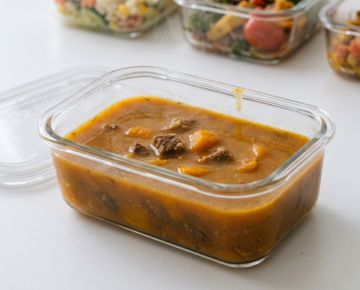Caldo de carne com abóbora
